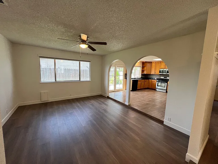 838 El Dorado St — Photo 7
