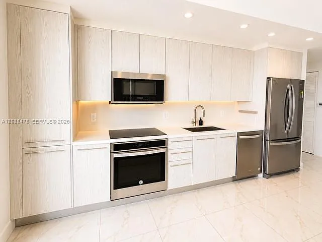 2000 Metropica Way #304 — Photo 28