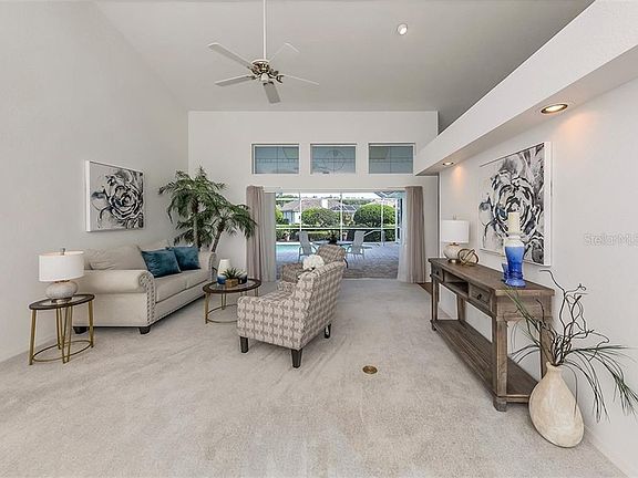 3rd image of 4956 Stonecastle Dr
