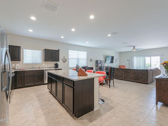 5th image of 36409 W PAMPOLOMA Avenue