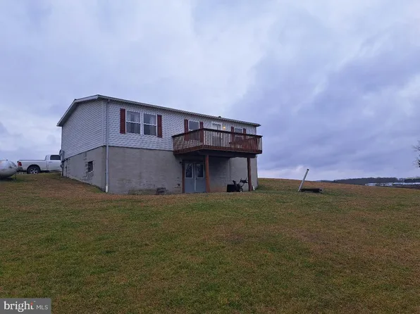 128 Shaffer Ln, Oakland, MD 21550