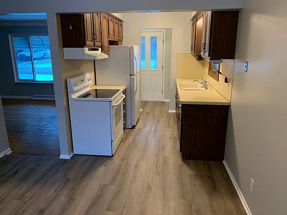 4th image of 471 Lincoln St