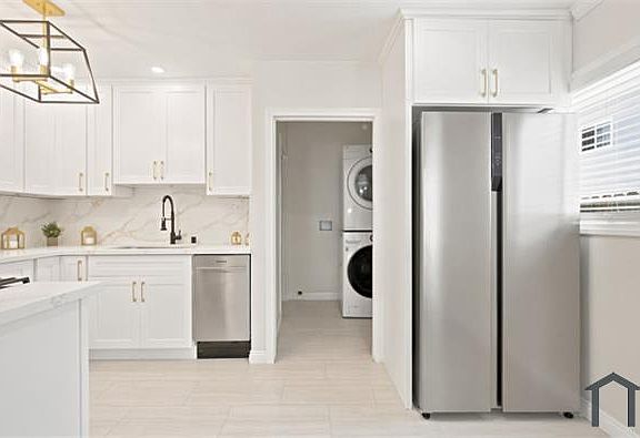 3rd image of 3123 W 60th St APT A