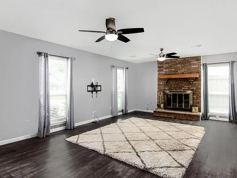 255 E Castle Harbour Dr — Photo 3