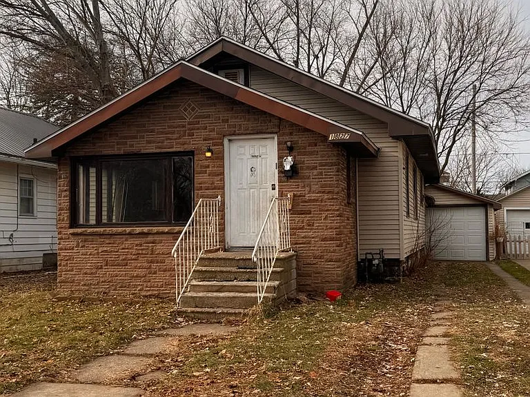 1827 Frances Ave — Photo 1