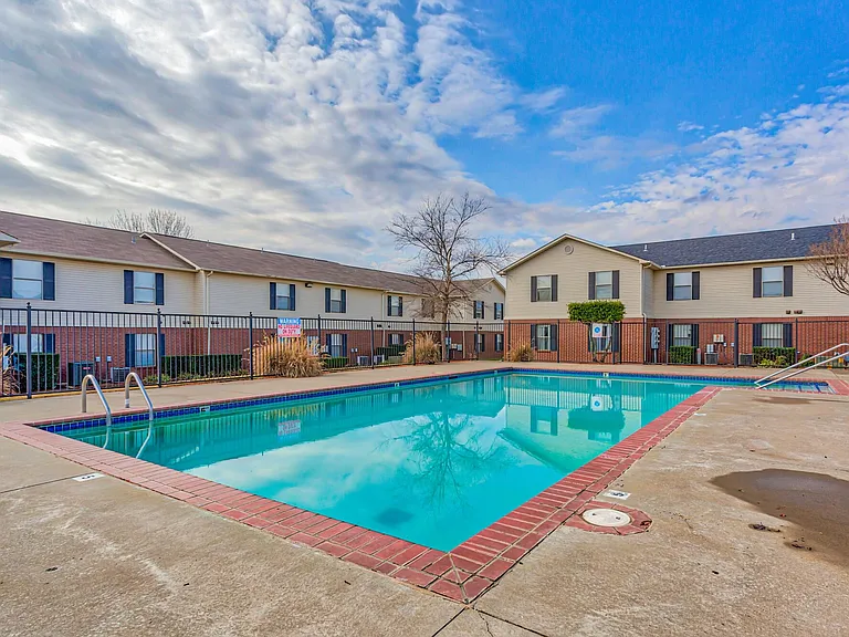 Parkridge Apartments — Photo 23