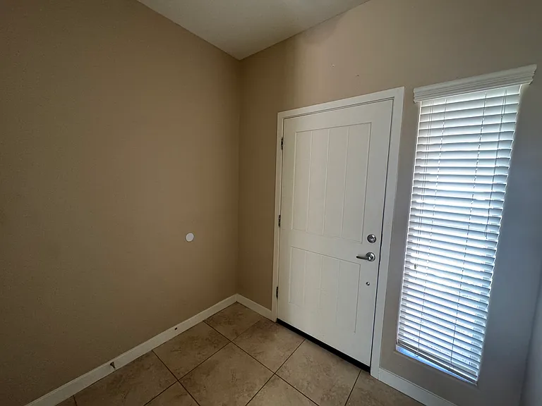1143 E Cedar St — Photo 22