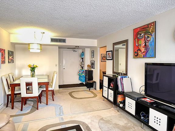 5th image of 301 174th St APT 2009