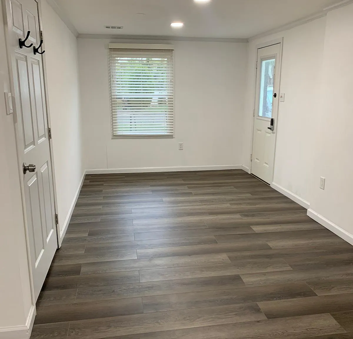 4807 Poplar Dr — Photo 4