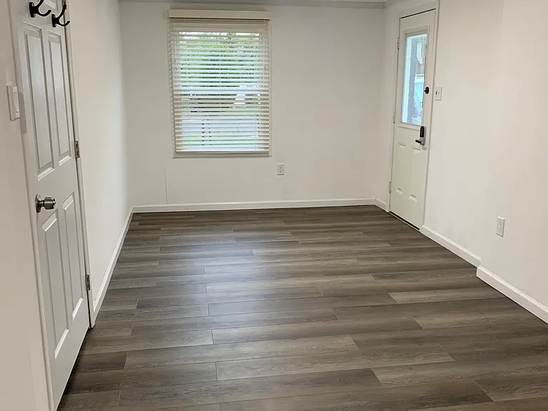 4807 Poplar Dr — Photo 4