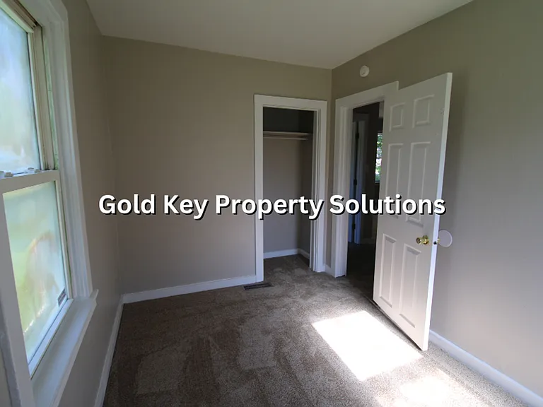 300 N Biltmore Ave — Photo 16