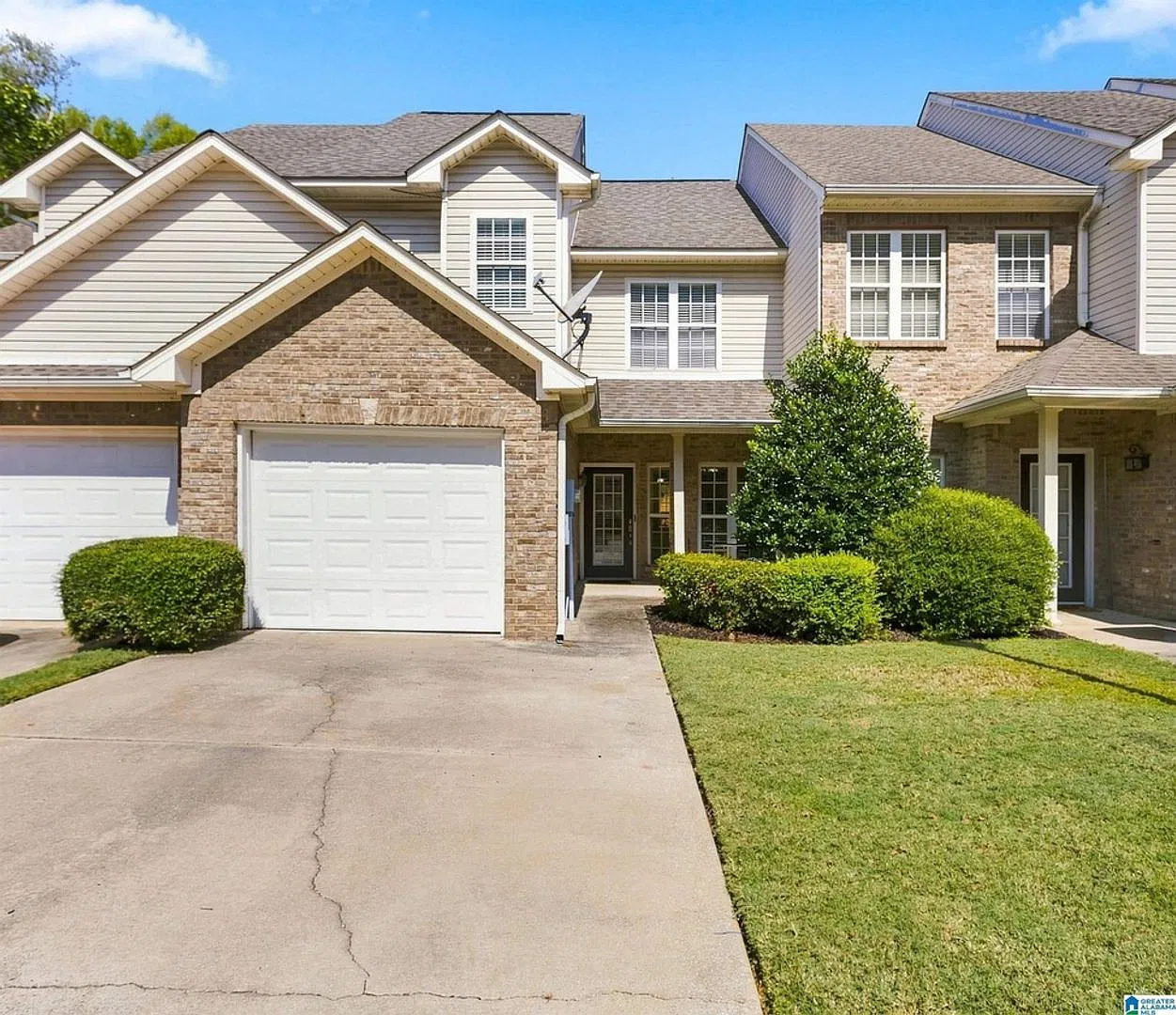 Spacious 3-Bedroom Townhome with Garage & Private Fenced Backyard — Photo 1