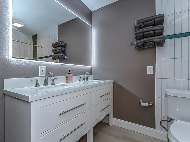 4701 N Willis St — Photo 32