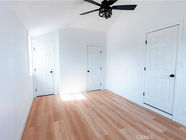780 E Walton St — Photo 22