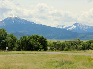 5 Island Park Dr, Livingston, MT 59047