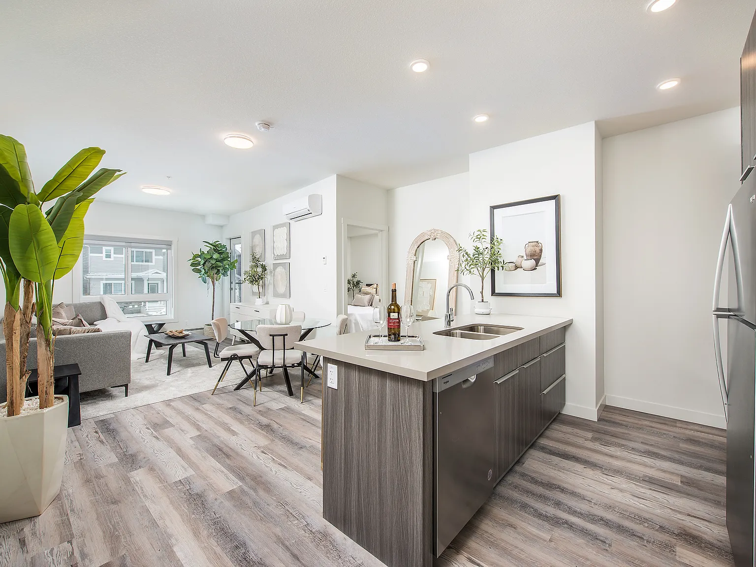 Henday Suites — Photo 4