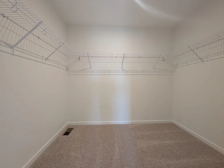 8161 Sycamore Hollow Dr — Photo 23