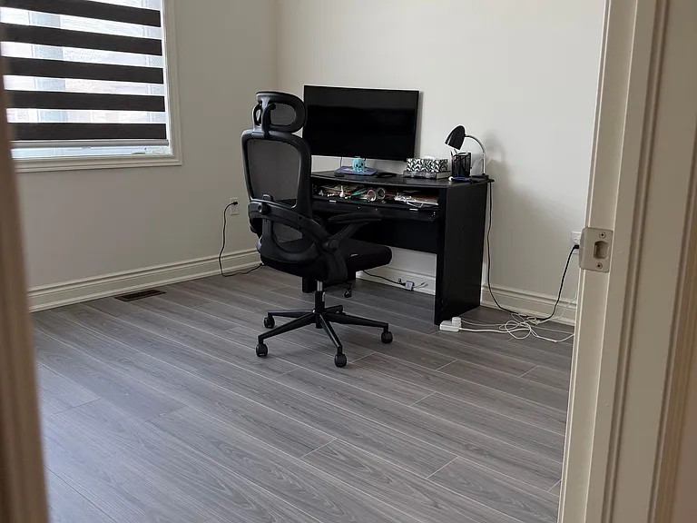 2111 Crystal Dr — Photo 13