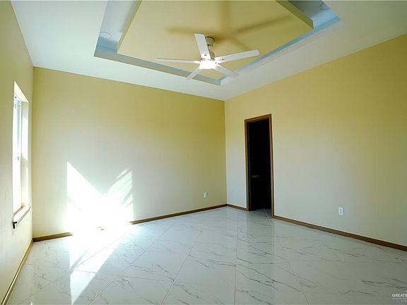 5th image of 2912 Magnolia Dr