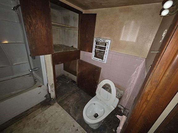 5th image of 1007 S Scullin Ave