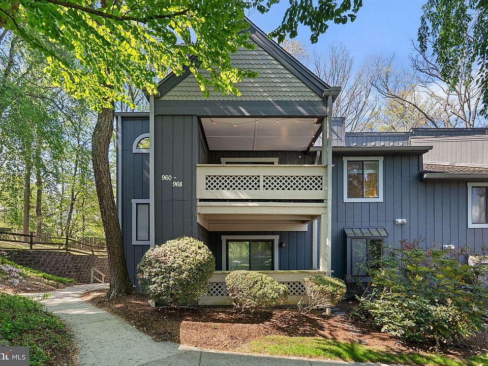 1st image of 964 Windbrooke Dr #964