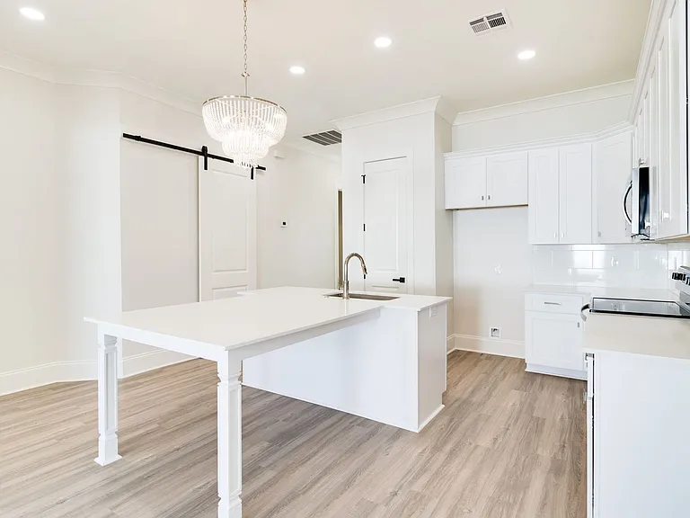 102 Perth Pl — Photo 27