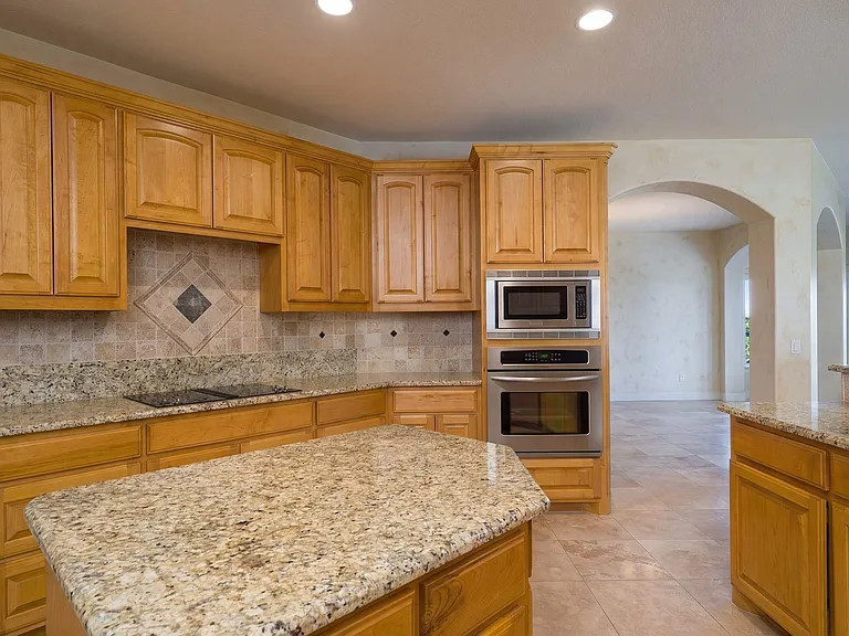 104 Cedar Glen Cv — Photo 11