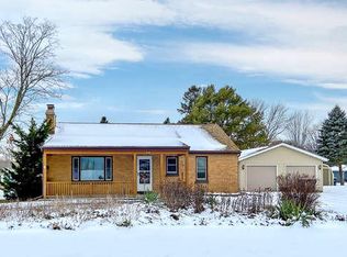 808 Fairview Dr, Plymouth, WI 53073