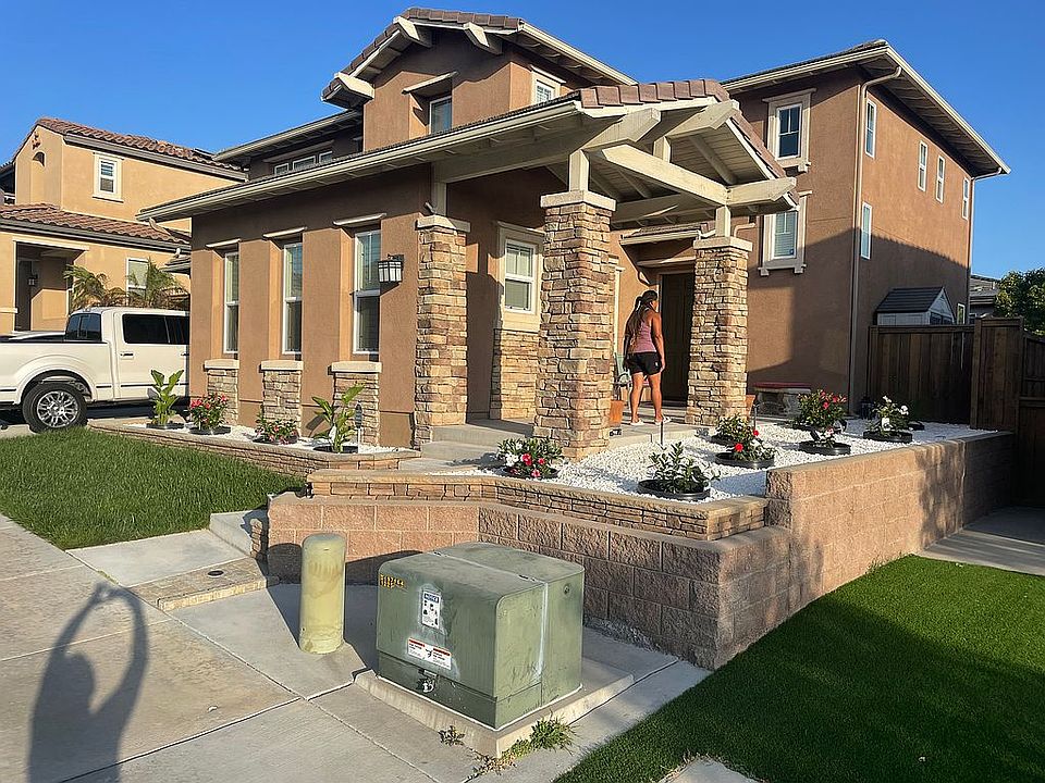 2nd image of 1712 Webber Way