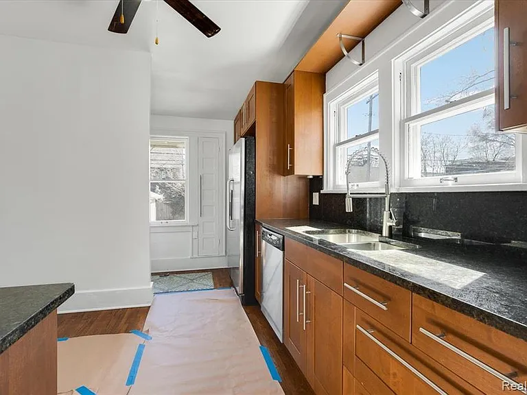 522 N Washington Ave — Photo 6