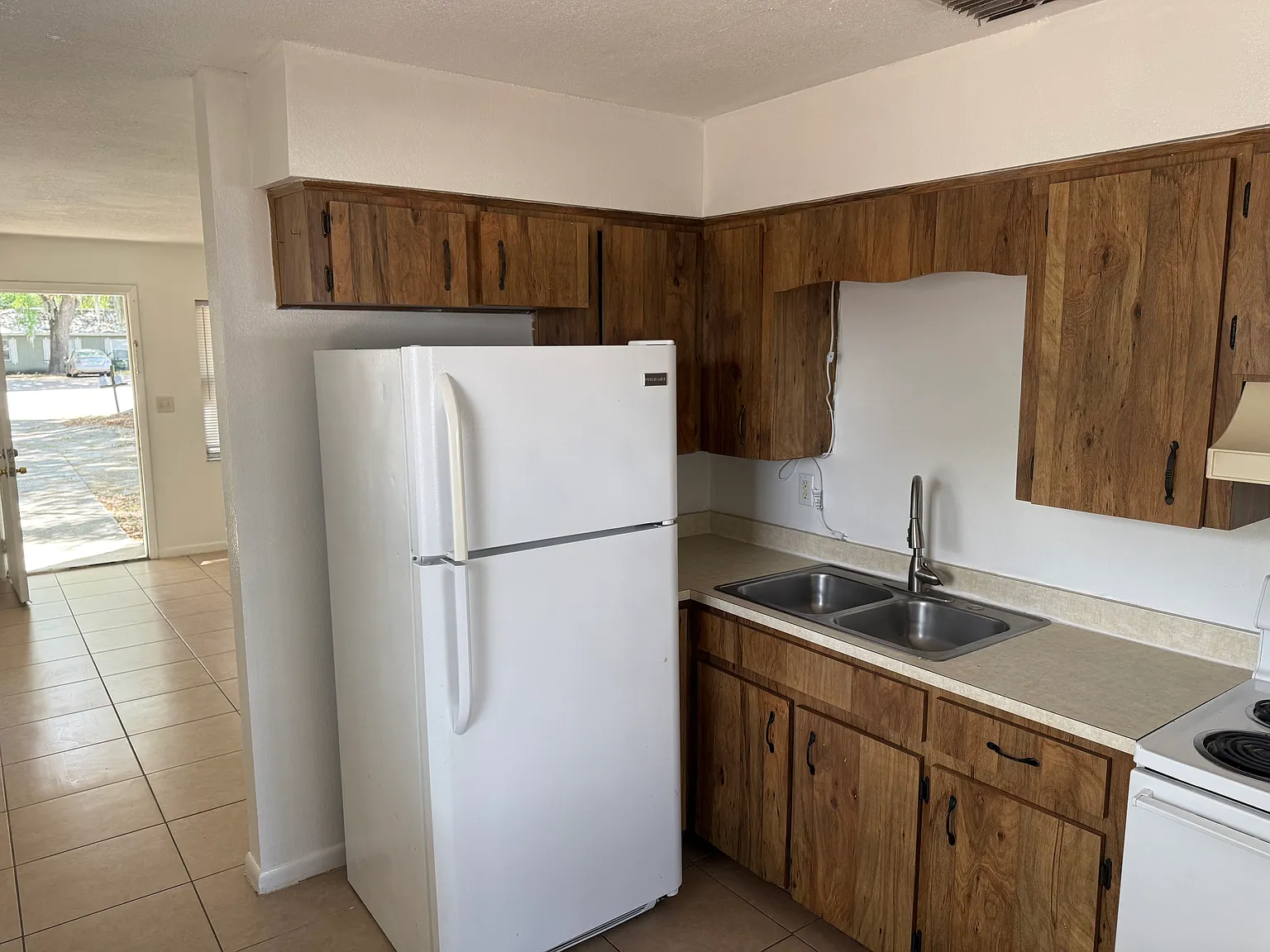 2 bed, 754 sqft, $1,275 — Photo 3