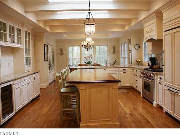 4th image of 106 Twin Lake Ln