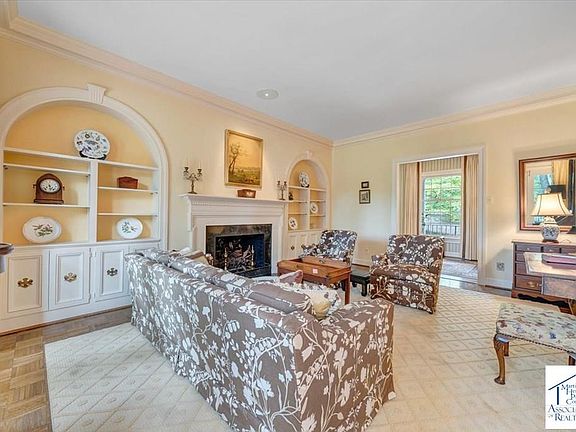 3rd image of 266 Plantation Rd