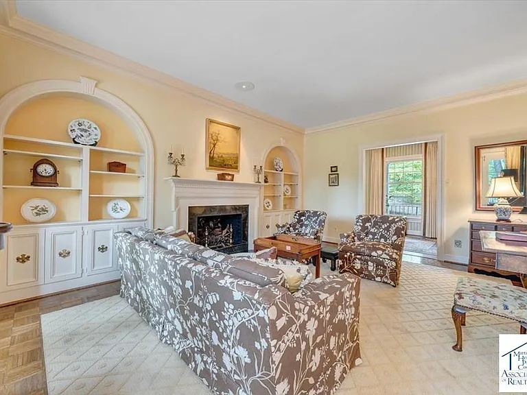 266 Plantation Rd — Photo 3