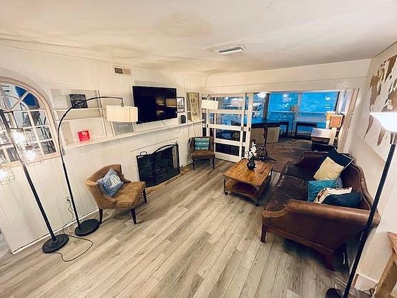 4th image of 2818 Grand Ave