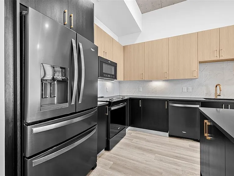 221 Main St N #Penthouse 1603 — Photo 8