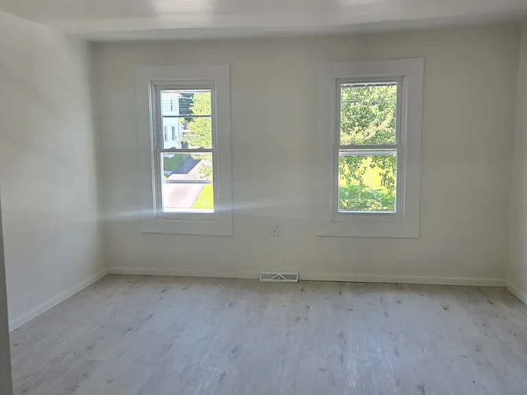 31 S Montgomery St #101 — Photo 5