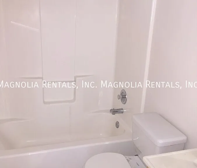 2514 Salvatierra Ave #2 — Photo 10