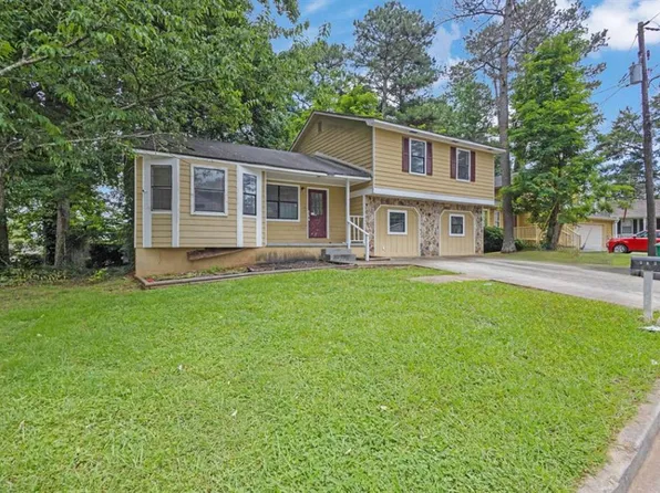 5477 Forest Pines Dr, Lithonia, GA 30058