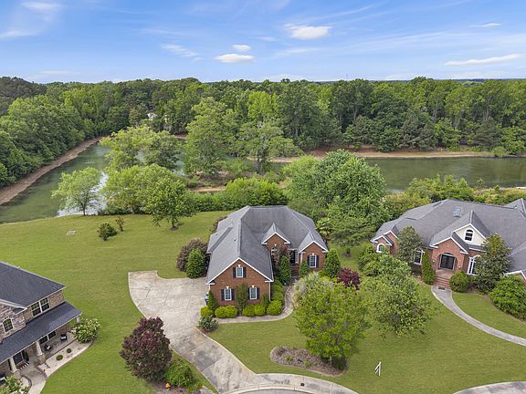 4th image of 1860 Hatteras Way