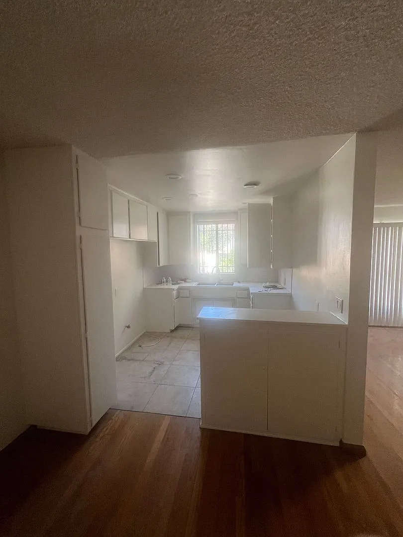 1147 Vista — Photo 3
