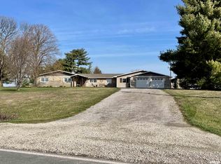 2800 Kinmundy Rd, Louisville, IL 62858