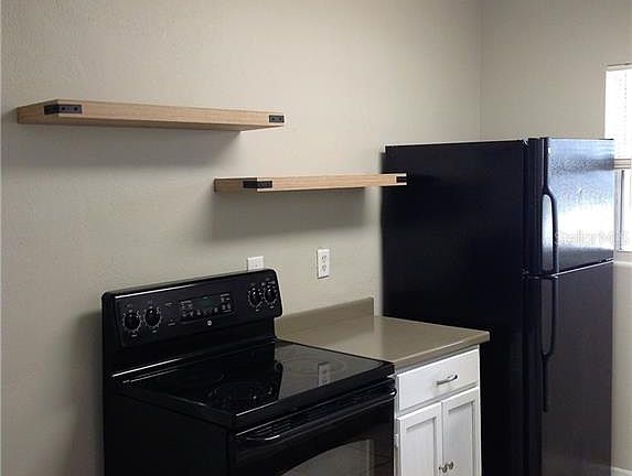 4th image of 7012 Eaker Dr
