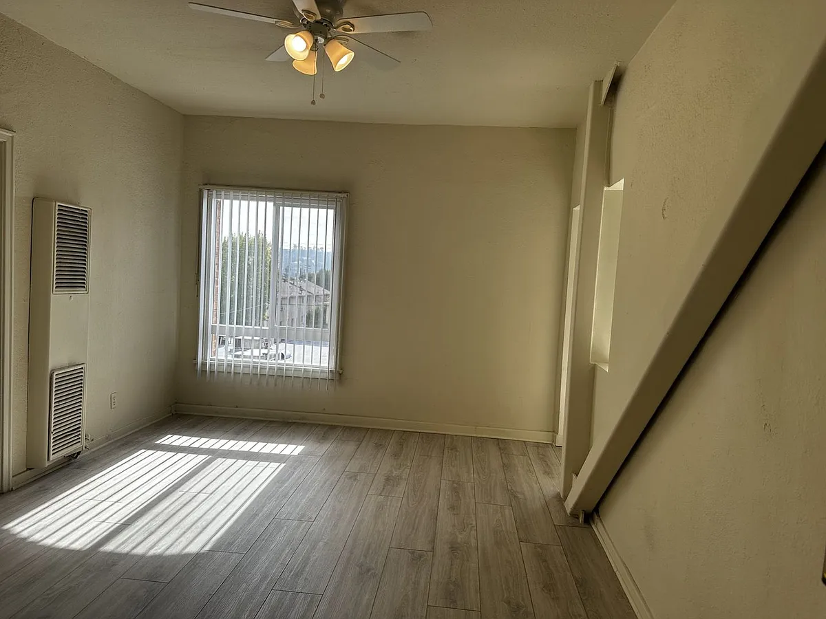 Building Photo - 410 S Glendale Ave