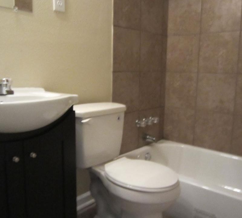 2nd image of 1621 Vicky Ln