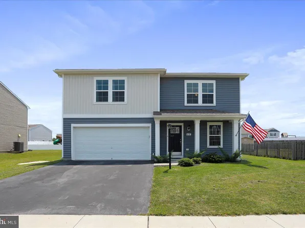 60 Faye Dr, Bunker Hill, WV 25413