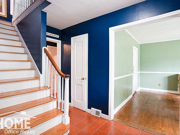 2nd image of 611 Irwin Ave