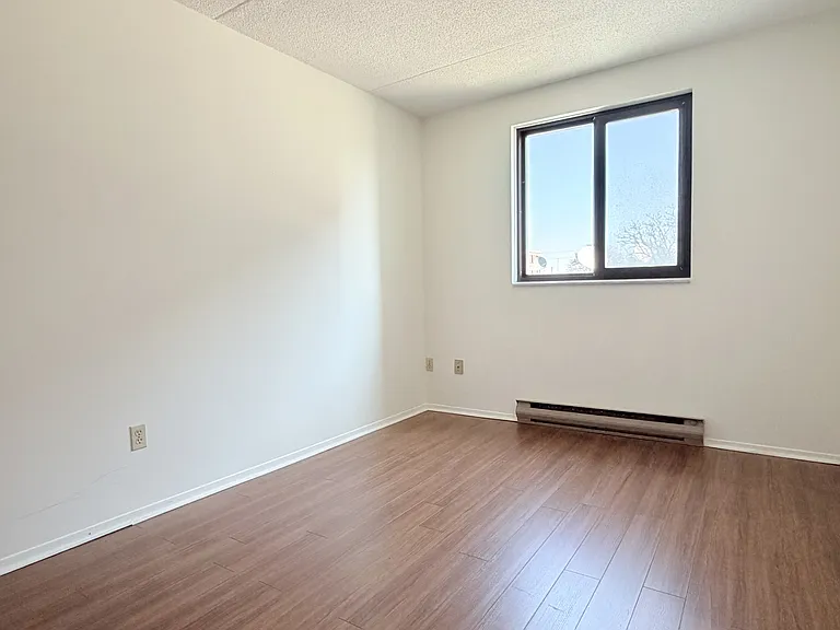 1653 Ouellette Ave #205 — Photo 8