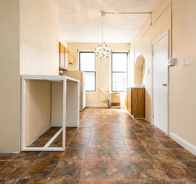 1st image of 113 Graham Ave APT 02L
