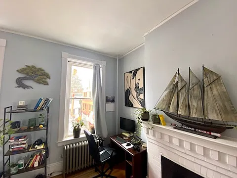 3 bed, 935 sqft, $3,400 — Photo 2